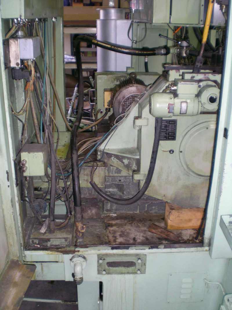 SMW Schleifmaschine vor dem Retooling mit Gebrauchsspuren